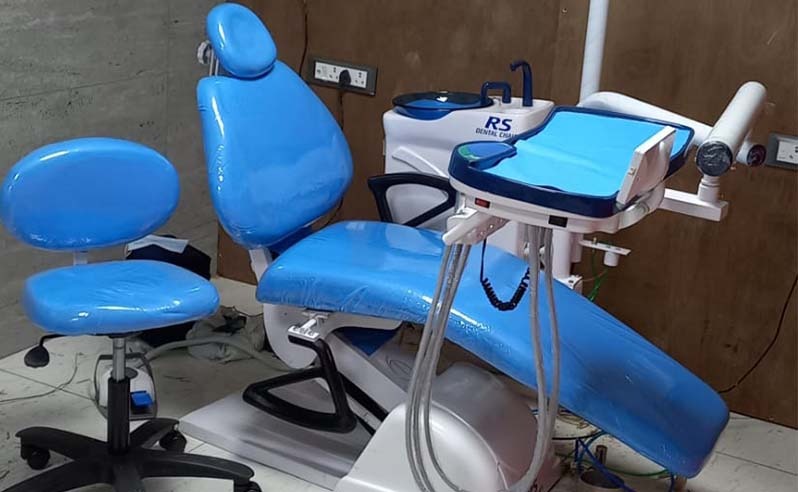 كراسي اسنان دراسية مجهزة